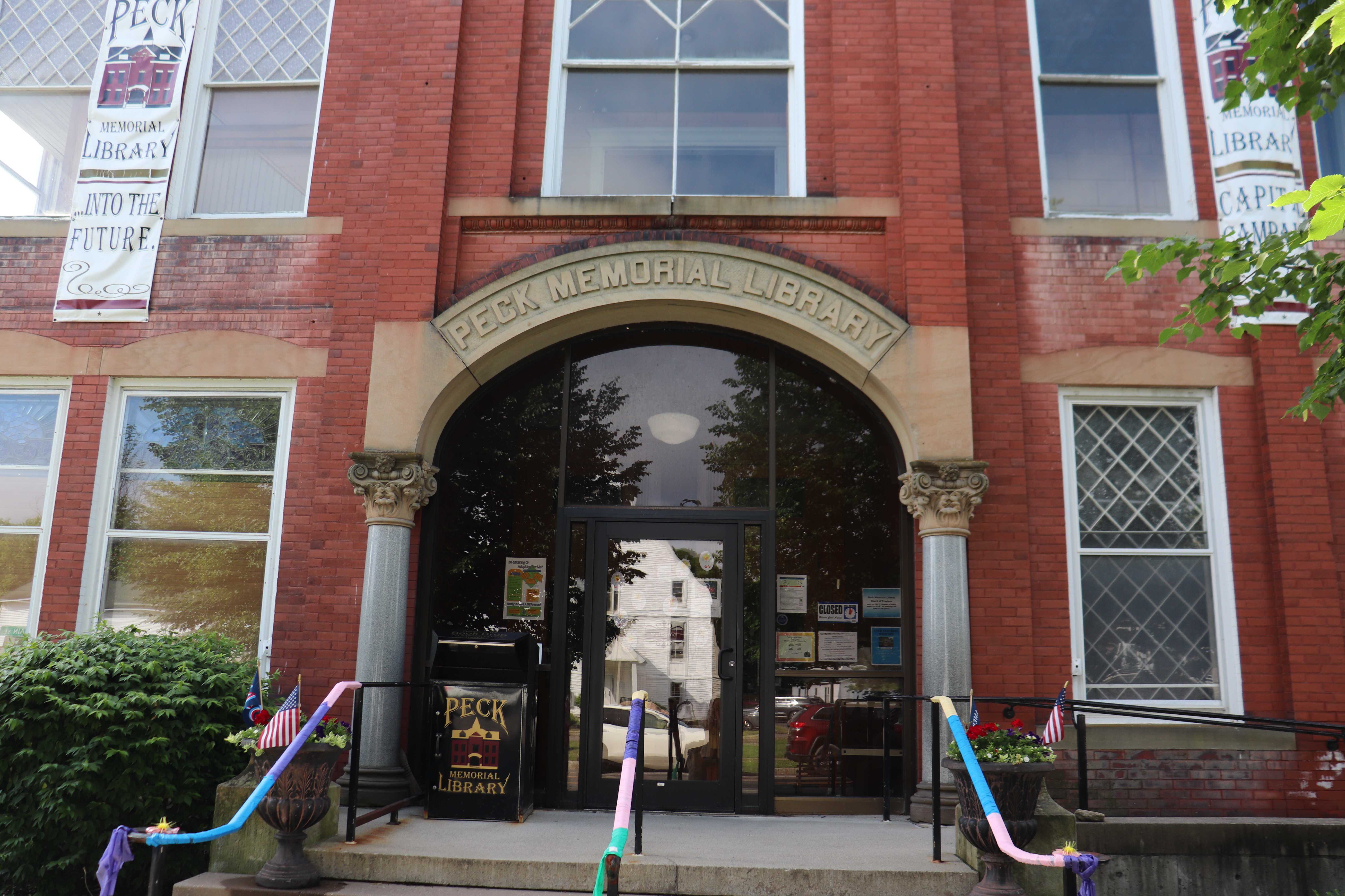 Marathon's 'Flower Lady' to Cultivate Support for Peck Memorial Library